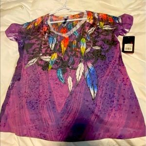 NWT woman’s lightweight feather t-shirt
